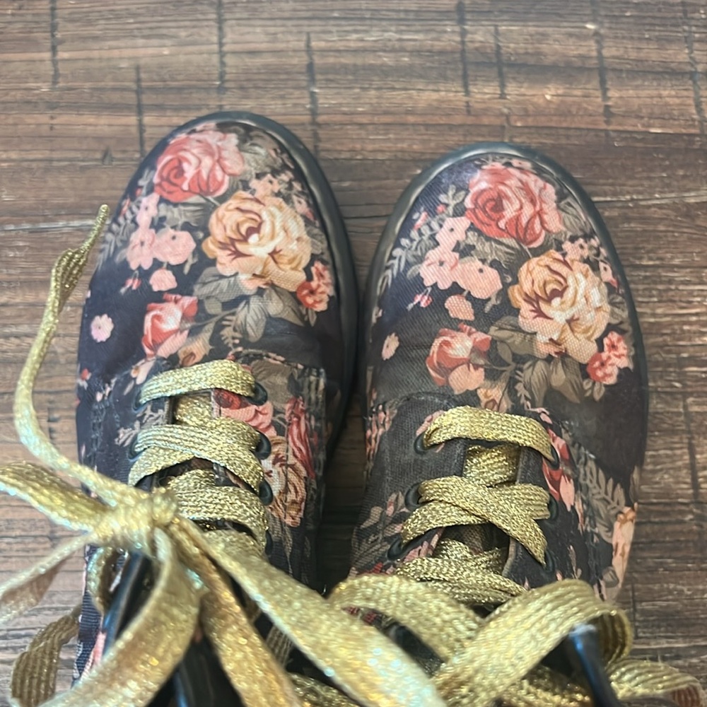 Dr. Martens Floral Combat Boots in Black with Pink and Cream Roses - Picture 8 of 9